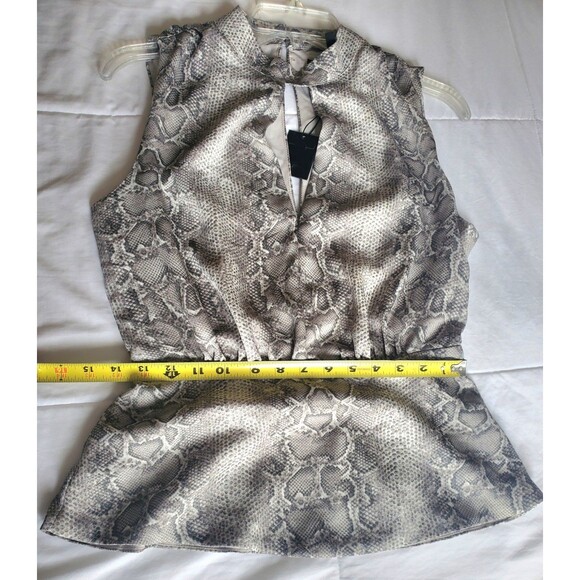 BCBG Max Azria   NWT Womens Top Gray Snakeskin Print XS Keyhole Neck And Peplum - Picture 5 of 8